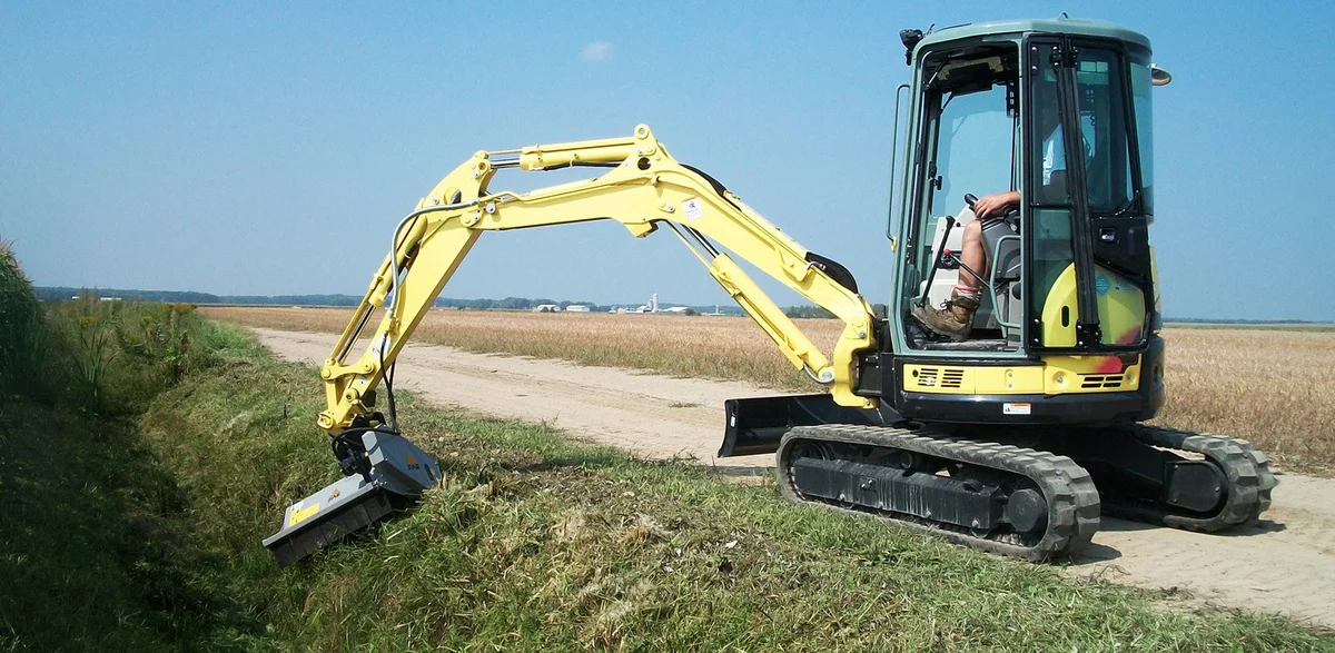 FAE PML/HY 70 FAE PML/HY excavator vegetation work