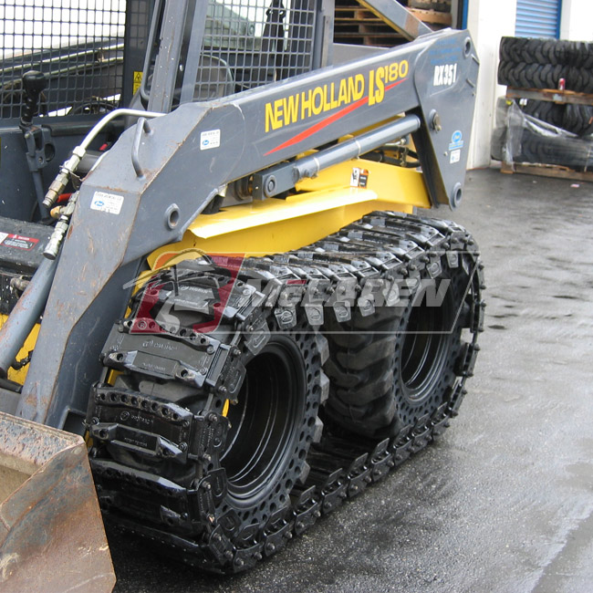 McLaren Maximizer 30X822X56 Over-Tire Tracks —Bobcat S650 Set